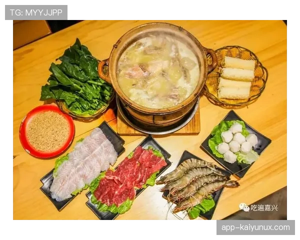 蔡赟赛场像个狠人，生活里却爱蹲街头小店点碗面，这反差太能打